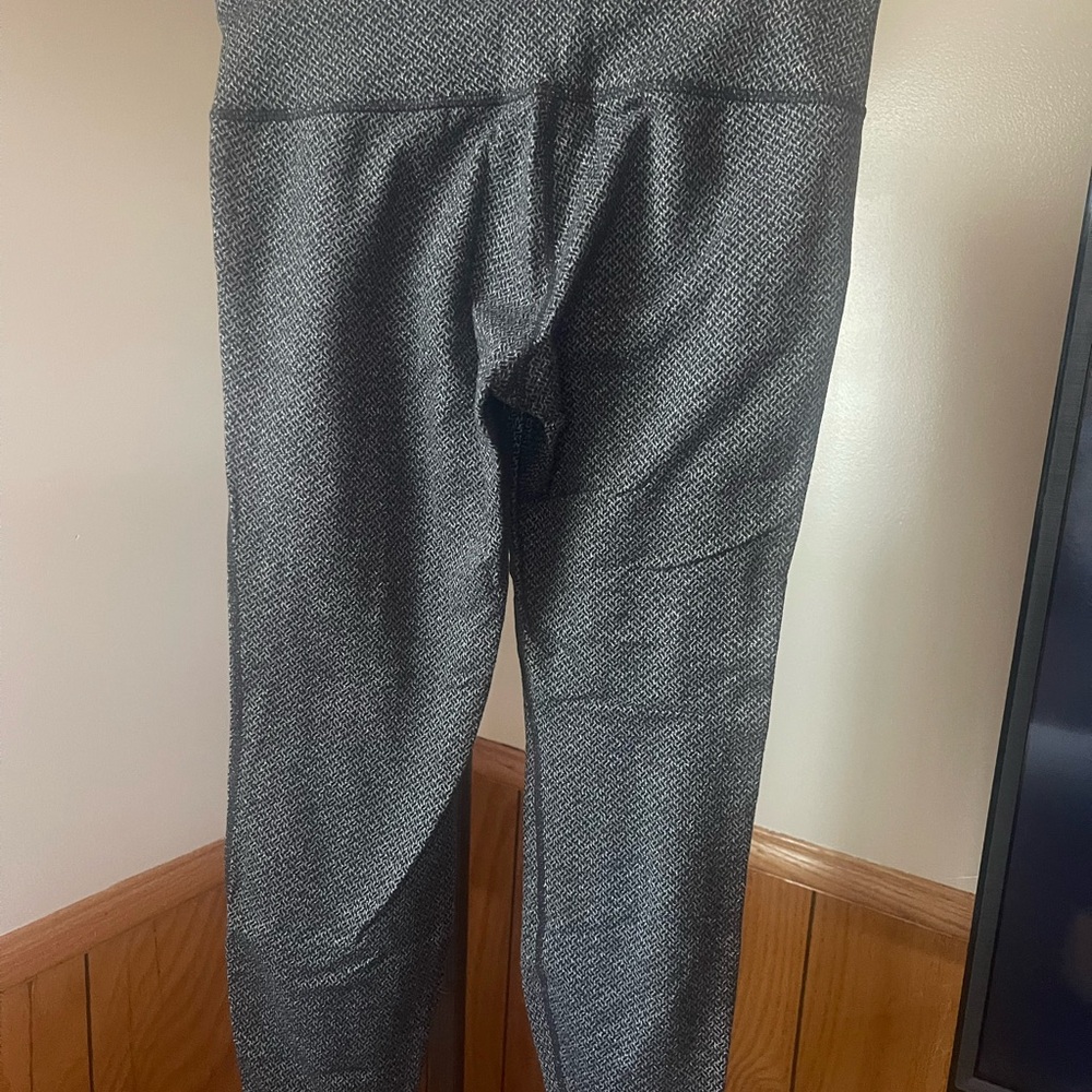 Athleta Black and White Patterned Leggings - Picture 2 of 5